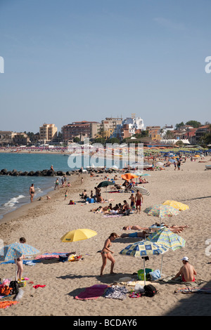 Plage à proximité de Taormina Giardini Naxos Banque D'Images