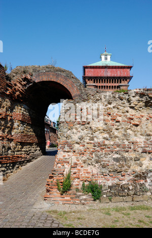 Balkerne Gate et Jumbo Water Tower Colchester Essex England UK Banque D'Images