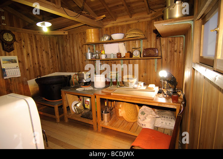 Une reconstruction de la cabane où Momofuku Ando inventé insant ramen, Instant Ramen Museum, Osaka, Japon, 1 décembre 2008. Banque D'Images