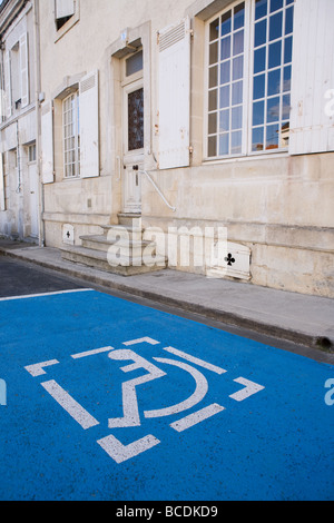Mobilité Parking Sign Beauvais-sur-Matha Piotou Charente France Banque D'Images