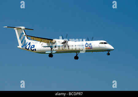 Flybe turbopro avion en approche finale à Inverness Dalcross, Aéroport. La région des Highlands en Écosse. 5289 SCO. Banque D'Images