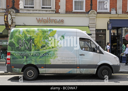 M & S Delivery van en face de Waitrose Marylebone High Street London England UK Banque D'Images