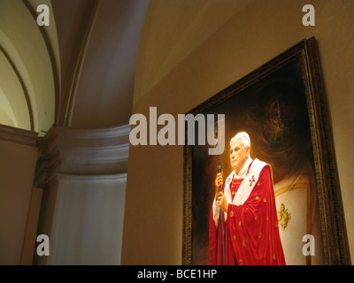 Portrait du pape Benoît XVI lors d'une exposition au Vatican, Rome Banque D'Images