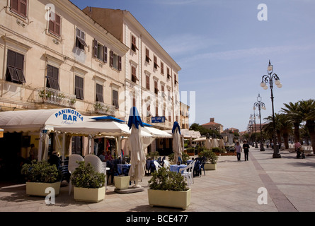 Piazza Garibaldi, La Maddalena ville sur l'île de La Maddalena, en Sardaigne, Italie Banque D'Images