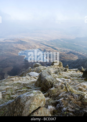 Vew de Llyn y Foel gelé de l'Daear Ddu Ridge sur Moel Siabod Galles Snowdonia Banque D'Images