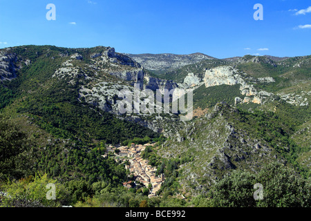 Saint Guilhem le Désert village, Languedoc Roussillon en France Banque D'Images