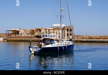LE PORT VÉNITIEN DE LA CANÉE SUR L'ÎLE GRECQUE DE CRÈTE Banque D'Images