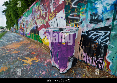 Mur de Graffiti 'ville' sanctionné domaine de l'expression de soi, Gainesville Florida Banque D'Images