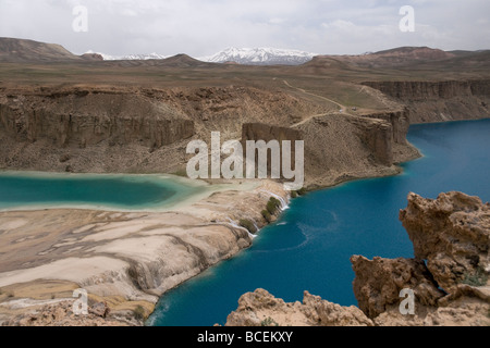 Reliés par des barrages naturels, Band-e Amir et ses six lacs bleus ont été déclarés le premier parc national de l'Afghanistan en 2009 Banque D'Images