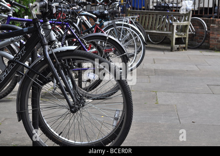 Les roues de bicyclette rayons de New York de la pédale des freins cycles ligne transport voyages environnement vert Banque D'Images