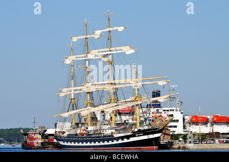 Tall Ship Kruzenshtern amarré au Massachusetts Maritime Academy Cape Cod Banque D'Images