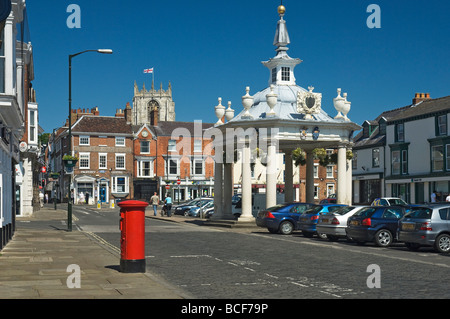 La Croix Du Marché En Été Samedi Marché Beverley East Yorkshire Angleterre Royaume-Uni Gb Grande-Bretagne Banque D'Images