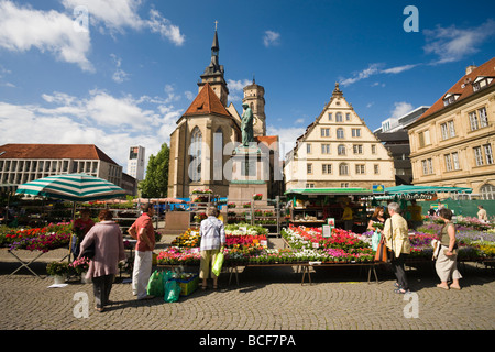 Allemagne, Bade-Wurtemberg, Stuttgart, marché aux fleurs par le Marstall Banque D'Images