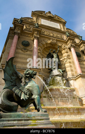 Fontaine, place Saint Michel, Quartier Latin, Paris, France Banque D'Images