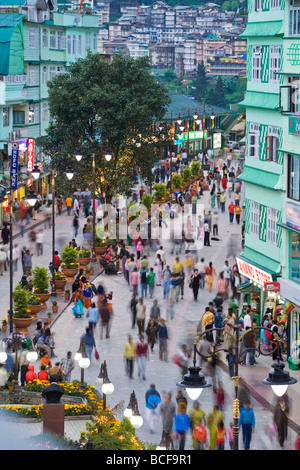 L'Inde, le Sikkim, Gangtok, Mahatma Gandi Marg - MG Marg, la principale rue commerçante Banque D'Images