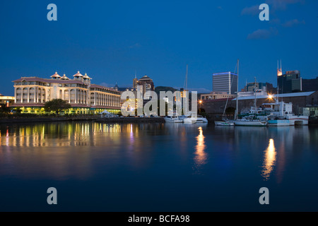 L'Ile Maurice, Port Louis, Caudan Waterfront, soir Banque D'Images