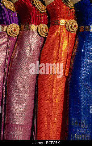 Thaïlande, Bangkok, robes de soie traditionnelle Banque D'Images