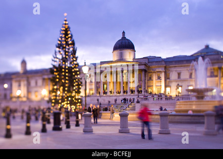 National Portrait Gallery & Trafalgar Square à Noël, Londres, Angleterre Banque D'Images