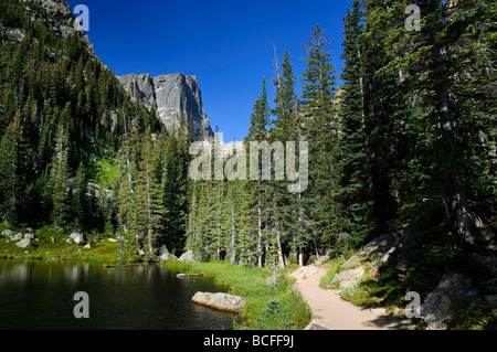 Dream Lake et Hallet Peak, Rocky Mountain National Park, Estes Park, Colorado, USA Banque D'Images