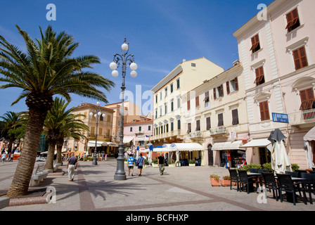 Piazza Garibaldi, ville de La Maddalena, l'île de La Maddalena, en Sardaigne, Italie Banque D'Images