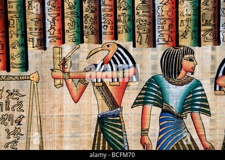 De nouvelles peintures égyptiennes du temps des pharaons sur papier papyrus Egypte Le Caire Banque D'Images