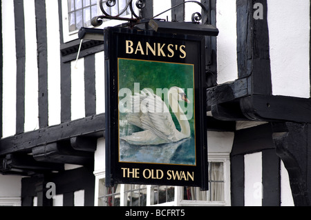 Le Old Swan enseigne de pub, Atherstone, Warwickshire, England, UK Banque D'Images