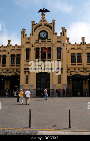 La gare Estacion del Norte construit entre 1906 et 1917 par l'architecte Valencien Demetrio Ribes, Valencia, Espagne Banque D'Images