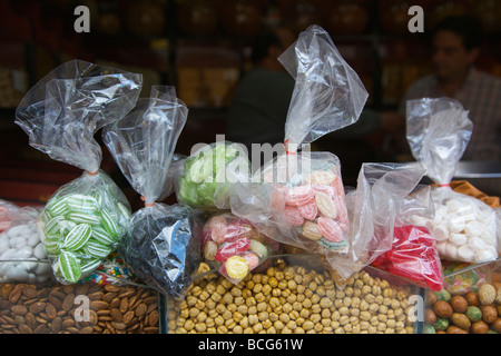 Bonbons dans boutique, Vieille Ville, Damas, Syrie Banque D'Images