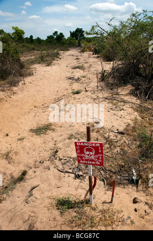 Avertissement des mines terrestres A15 Sri Lanka, dans le Nord de la côte est, à Trincomalee Banque D'Images