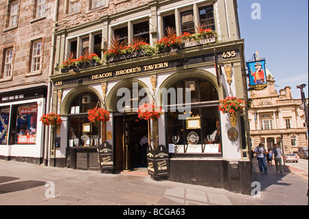 Deacon Brodie Tavern le long de la Royal Mile à Édimbourg en Écosse Banque D'Images