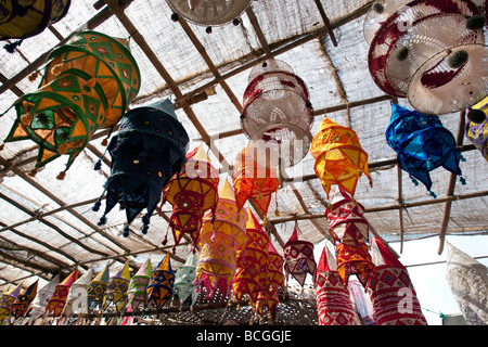 Marché aux puces d'Anjuna hippy hebdomadaire Goa Inde Banque D'Images