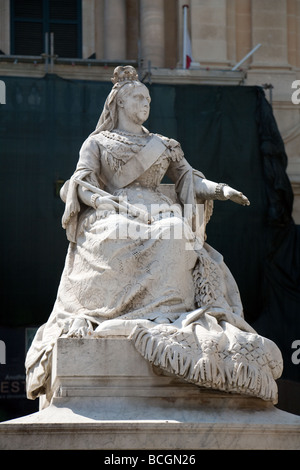 Statue de la Reine Victoria sur la place de la République, La Valette, Malte Banque D'Images