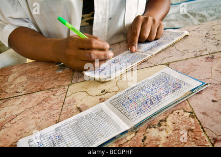 Cuba Santiago de cuba la carte pour acheter des produits de boulangerie Banque D'Images