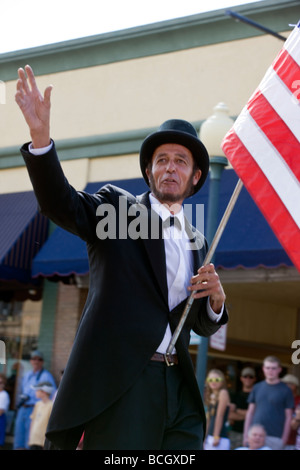 Abe Lincoln dans la quatrième de juillet parade dans la petite ville de montagne du Colorado de salida Banque D'Images