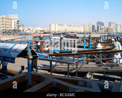 Bateaux dans la Crique de Dubaï, Dubaï Banque D'Images