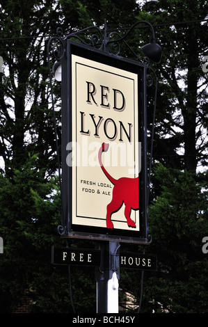 Le pub-restaurant Lyon rouge, Hurley, Berkshire, Royaume-Uni Banque D'Images