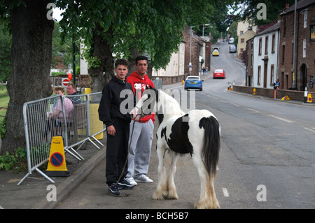 Des scènes de Appleby Horse Fair 2009. Beaucoup de pluie, mais encore gentil gypsie ça passe. Banque D'Images