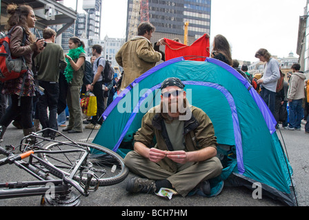 Le changement climatique Camp à Bishopsgate au G20 à Londres de protestation le 1er avril 2009. Banque D'Images