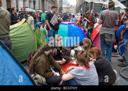 Le changement climatique Camp à Bishopsgate au G20 à Londres de protestation le 1er avril 2009. Banque D'Images