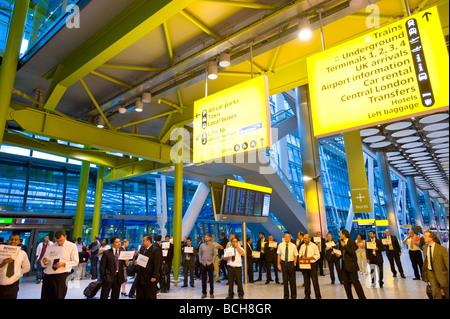 Hall des arrivées du Terminal 5 de l'aéroport Heathrow de Londres, Royaume-Uni Banque D'Images