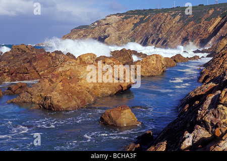 La côte rugueuse de Mossel Bay, province de Western Cape Afrique du Sud Banque D'Images