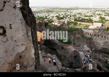 La route sinueuse jusqu'à la partie supérieure de l'historique fort Golconda à Hyderabad en Inde Banque D'Images