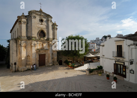 Monte Sant' Angelo Puglia Italie Région de Gargano l'église baroque de la Sainte Trinité dans le centro storico 15e 17e C Banque D'Images