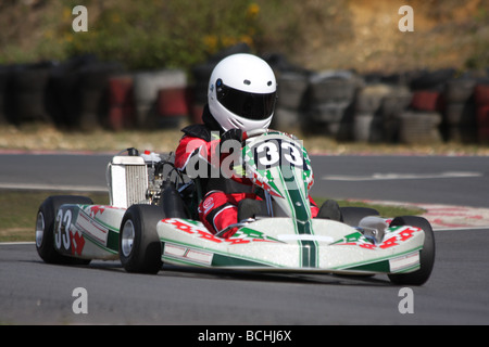 Minimax un go kart sur un coude. Banque D'Images