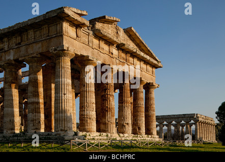 Le Temple d'Héra (Neptune) et la Basilique, Paestum Italie Banque D'Images
