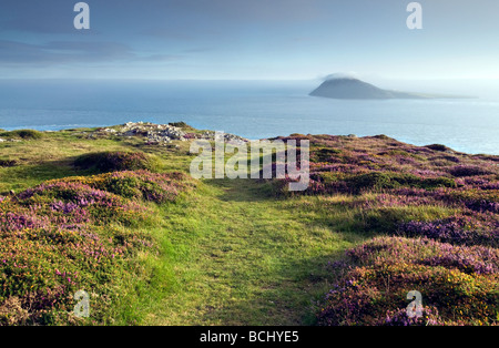 Règlement sur les nuages de l'île de Bardsey sommet à l'extrémité de la péninsule de Lynn Galles UK Banque D'Images