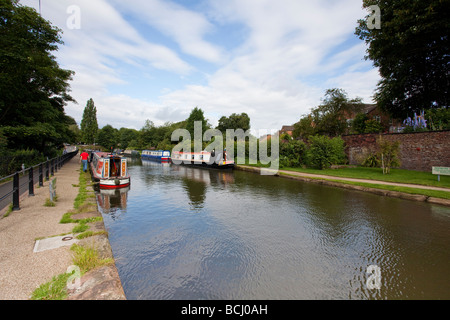 Canal et bateaux en Lymm, Warrington, Cheshire, Angleterre Banque D'Images