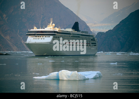 Bateau de croisière Norwegian Spirit* *SE Tracy Arm AK de l'été w/Fords-Terror Icebergs sauvagerie Banque D'Images