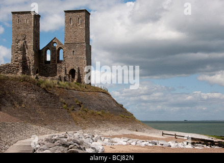 Les vestiges de l'église St Mary Reculver Kent UK Banque D'Images