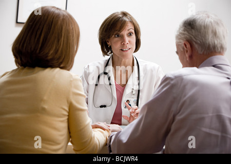 Médecin et patients Banque D'Images